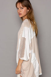 POL “THE SANDY”Oversize high low contrast fabric v-neck 3/4 sleeve top