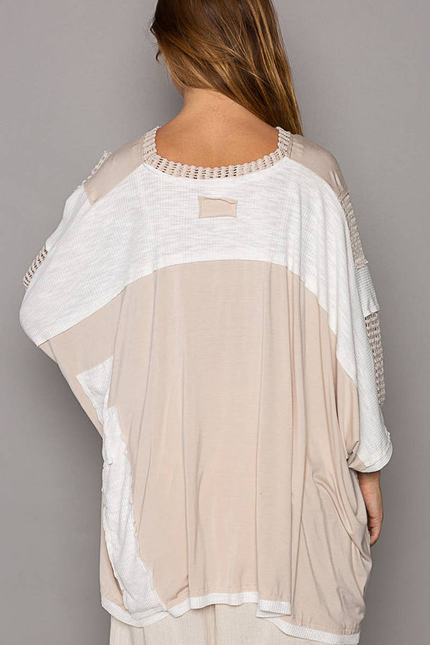 POL “THE SANDY”Oversize high low contrast fabric v-neck 3/4 sleeve top