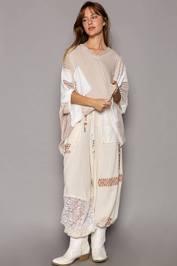 POL “THE SANDY”Oversize high low contrast fabric v-neck 3/4 sleeve top